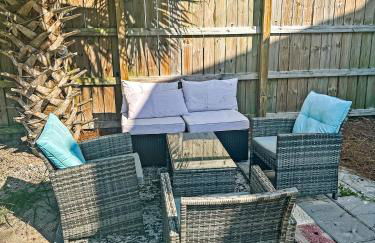 OceanView Oasis - Relax with Hot Tub, Breakfast, Fire Pit & Putting Green! - Foto 43