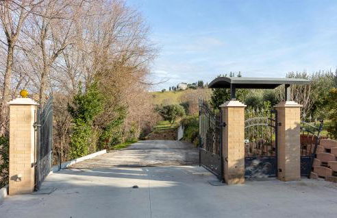 Amazing Home In Morrovalle With Wifi - Foto 9