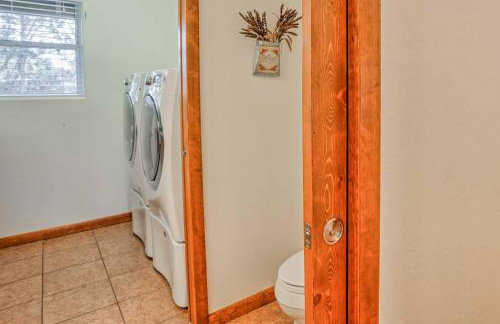 Game Room, Yard, Deck and Fireplace Lakeside Home - Foto 19