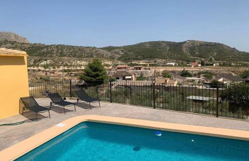 Maison typique avec vue dégagée sur la vallée - Photo 32