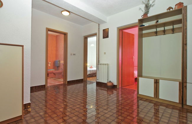 Apartment 1079 - Photo 8