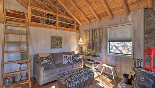 Scenic Greers Ferry Cabin with Deck and Fire Pit! - Foto 5