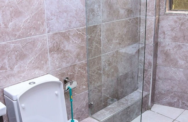 Luxury 4 Bedroom with a Rooftop Pool - Foto 43