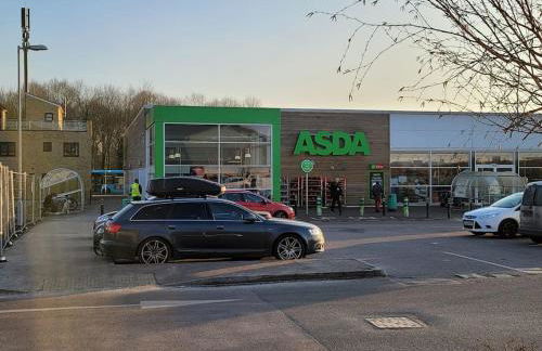 New build home with WI-FI, Smart TV, dedicated office floor, large terrace and Free parking - Foto 14