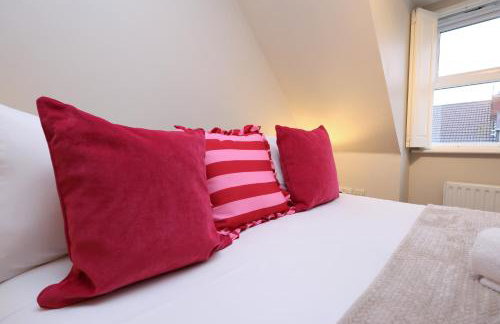 Cosy Bristol Townhouse - Free Parking - Sleeps 6 - By EKLIVING PARTNERS - Foto 21