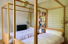 Signature topfloor flat in a shared XIX century Mansion in Western Paris - Foto 18