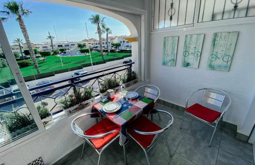 Stunning 2 bedroom apartment with Pool View - Photo 28