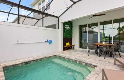 Upstay-Luxury 3BR Home w Private Pool & Games Room - Foto 32