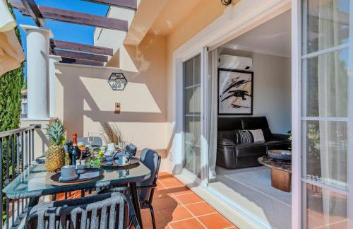 5 star Luxury Palmview apartment with large terrace and communal pool - Foto 37