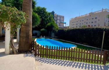 Mediterranean Villa - Private Pool , Garden & BBQ - Photo 8