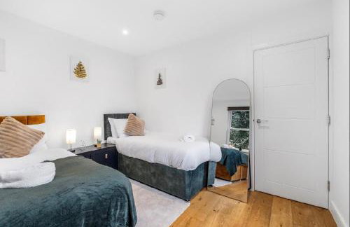 2 Bedroom Flat By Key Light Properties Short Lets & Serviced accommodation two minutes walk from Canada Water Station - Great for Contractors, Group and Family - Foto 73