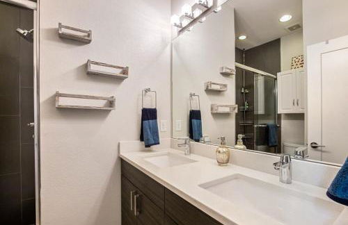 2 BDR Home Roof Deck plus Walk to Broncos and Sloans Lake - Foto 13