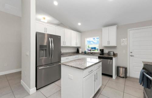 4BR Retreat Near Warm Mineral Springs & Beaches - Foto 13