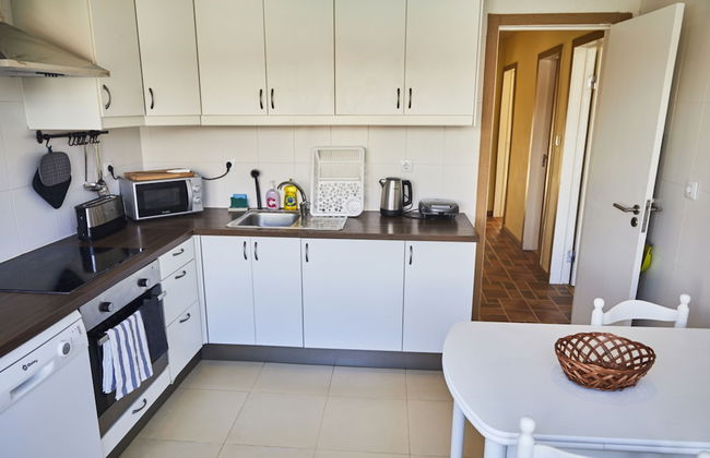 2 Bedroom Apartment Sol de Linda-a-Velha - Foto 14