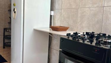 Casa estilo chale dúplex com 3 quartos, churrasqueira, balanço, chuveirão e a uma quadra da praia - Foto 4