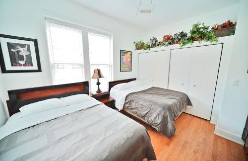 Stone Mansion Sleeps 10-20 Free TV & Parking - Foto 17