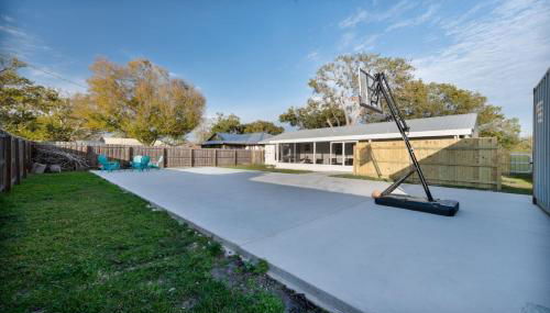 Downtown Home with Basketball, Firepit and Just 20 Miles to Disney - Foto 2