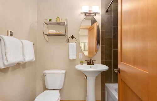 Modern Townhouse near DT Seattle & Stadium Parking - Foto 11