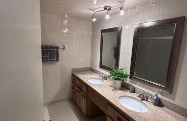 Modern Daytona Condo With Pool - Photo 10