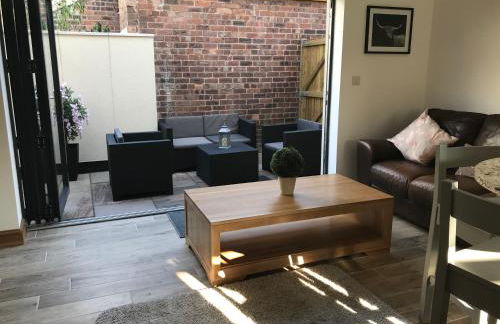 No 4 Elizabeth Street - Photo 1