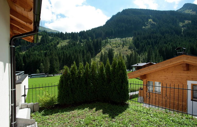 Chalet in Saalbach Near Ski Lift & Sauna - Photo 27