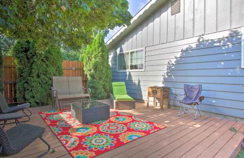 Hot Tub and Theater Room Tropical Springfield Home - Foto 29