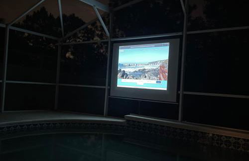 3 Bedroom Villa with Poolside Cinema and Games Room Close to theme Parks sleeps 6 - Photo 48