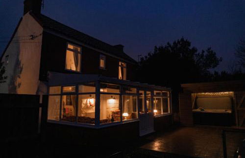 Hot Tub Pet Friendly Luxury Cosy Cottage, Near Withernsea and Patrington - Foto 1