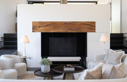 Pass the Keys Bond-villain Style Home with Panoramic Views - Foto 9