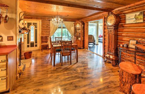 Lodge 88 - Steps to Weiner Lake with Dock and Boat! - Foto 10