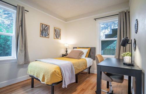 Burien's 3-BR Middle Unit Retreat with Deck BBQ - Foto 27