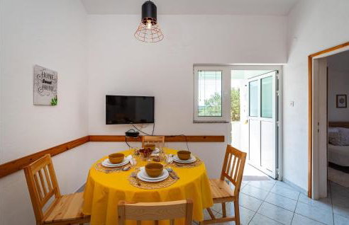 2 Bedroom Nice Home In Molat - Photo 24