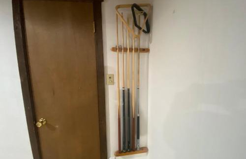 Spacious 3 Bedroom Home with Game Room and Parking - Foto 18