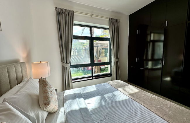 Lux BnB Travo Tower I Private Garden I Lake View - Photo 7