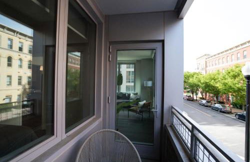 Stylish Condo at Clarendon with Rooftop Views - Foto 24