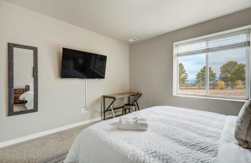 Mountain Breeze Villa w Mountain Views and Air Hockey - Foto 34