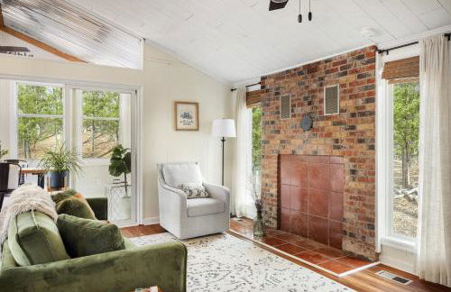 Cabin w hot tub & fire pit - Foto 11