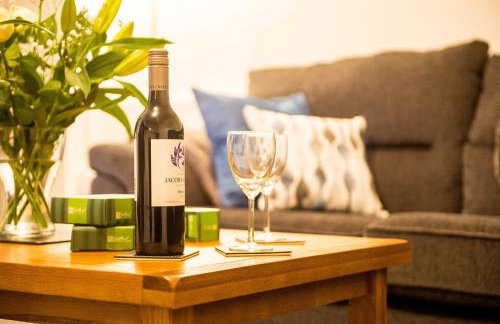 Awel Taf - A well-appointed cottage comfortably accommodates up to six guests - Foto 4