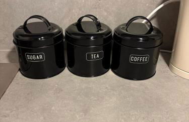 Stylish Studio flat 4,ensuite,Kitchennete,Parking,Wifi,Smart TV,Nr Sandwell and Metropolitan Hospital - Foto 5