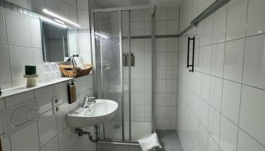 Almgasthaus Knöpflesbrunnen Vierbettzimmer 2 - Foto 3