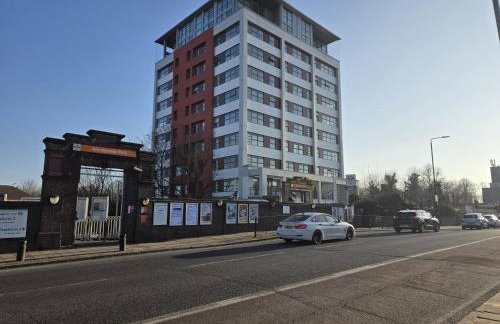 Spacious 3-Bedroom Apartment Near Stratford, 1 Minute From Train Station - Foto 25