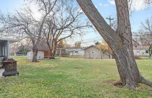 Pet Friendly Large Fenced Backyard Covered Patio - Foto 13