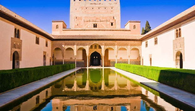 Alhambra Full-Day Trip - Photo 3, Walk around the Nasrid Palaces