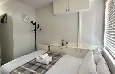 Modern Studio with Free Parking Near City Airport and ExCeL - Foto 9