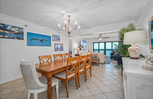 Luxury direct oceanfront corner penthouse with heated pool and garage parking - Foto 4