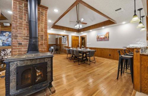 Texas Country Oasis | Near Stockyards & Arlington - Photo 11