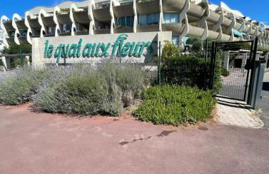 Studio vue port, belle terrasse, piscine - Foto 14