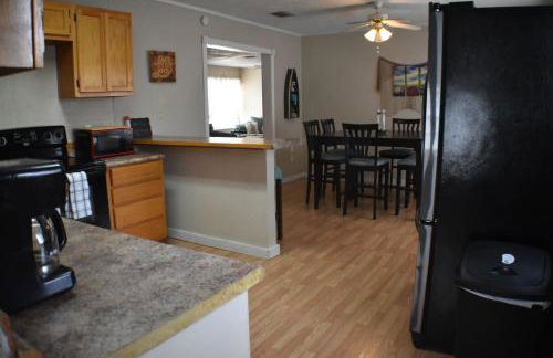 Cozy Coastal Getaway - Foto 10