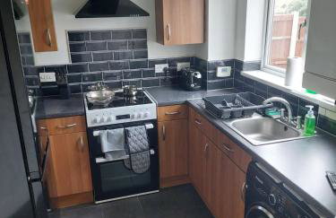 Elegant 2 Bedroom Entire House - Foto 13