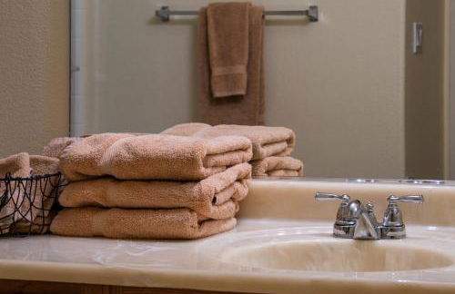 Lazy Squirrel - Cozy Family House with Full Game Room - Foto 41